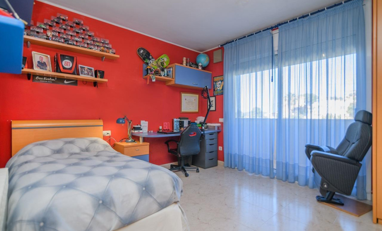 Herverkoop - Villa - Sant Vicenç dels Horts - Sant Roc