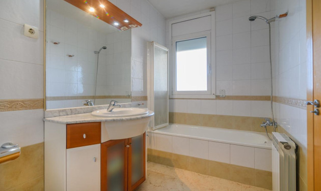 Herverkoop - Villa - Sant Vicenç dels Horts - Sant Roc