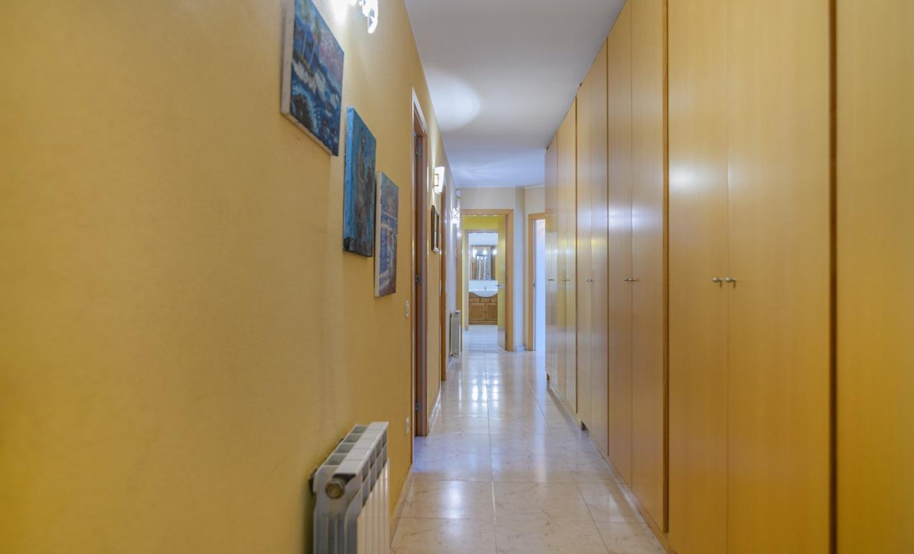 Herverkoop - Villa - Sant Vicenç dels Horts - Sant Roc