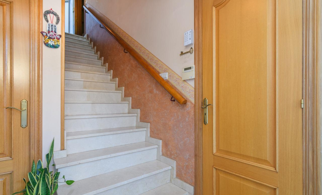 Herverkoop - Villa - Sant Vicenç dels Horts - Sant Roc