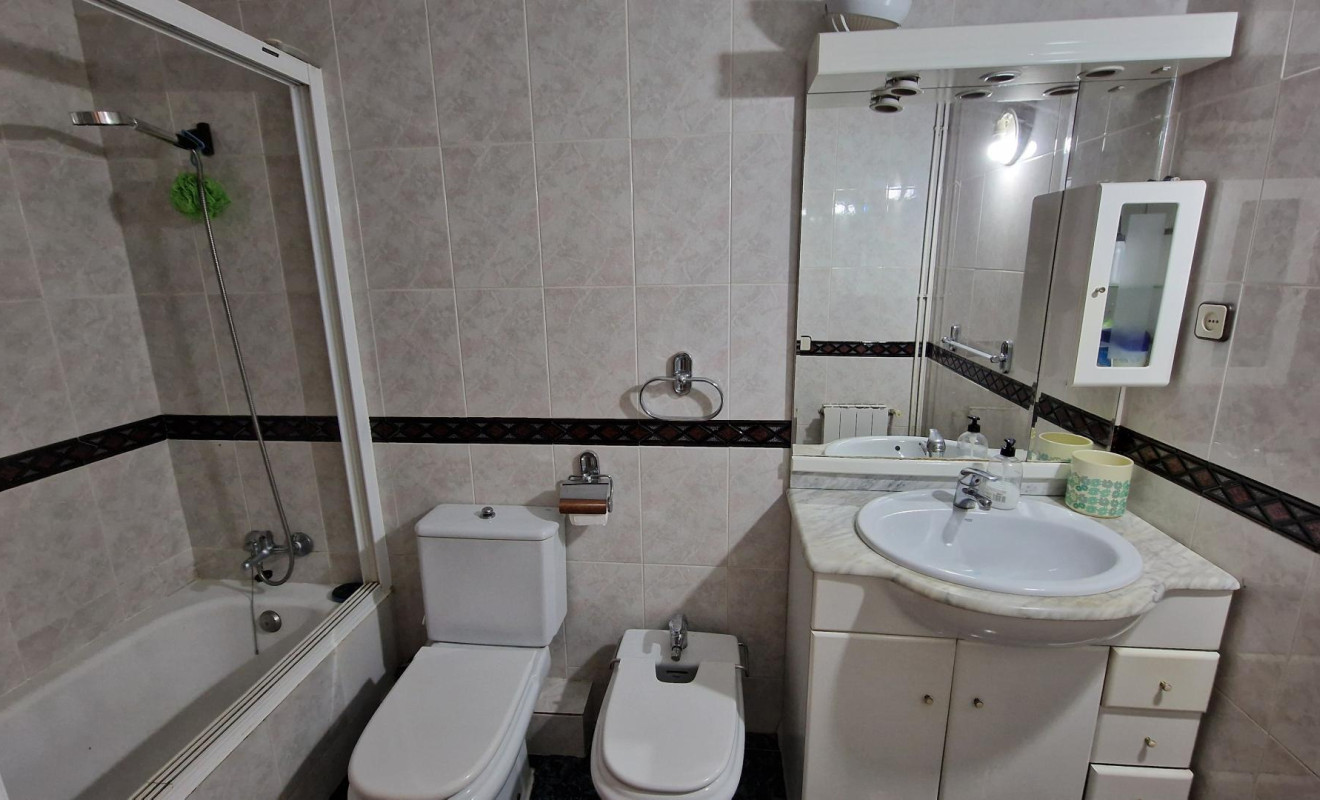 Reventa - Apartamento / piso - Hospitalet de Llobregat, l - Collblanc