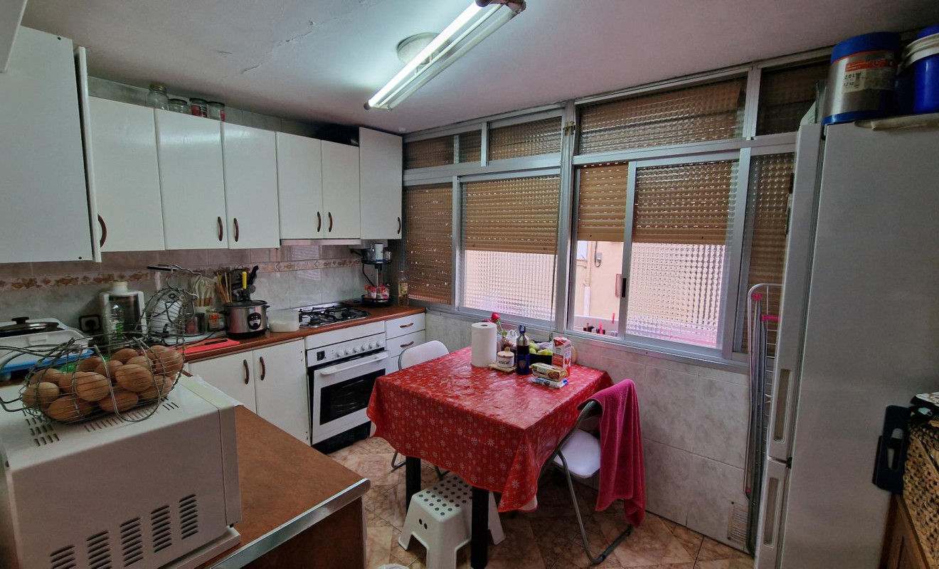 Herverkoop - Appartement / flat - Hospitalet de Llobregat, l - Florida