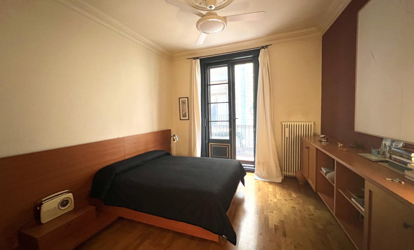 Reventa - Apartamento / piso - Barcelona - Ciutat Vella / Sant Pere