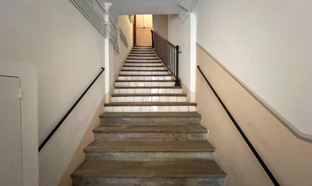 Reventa - Apartamento / piso - Barcelona - Ciutat Vella / Sant Pere