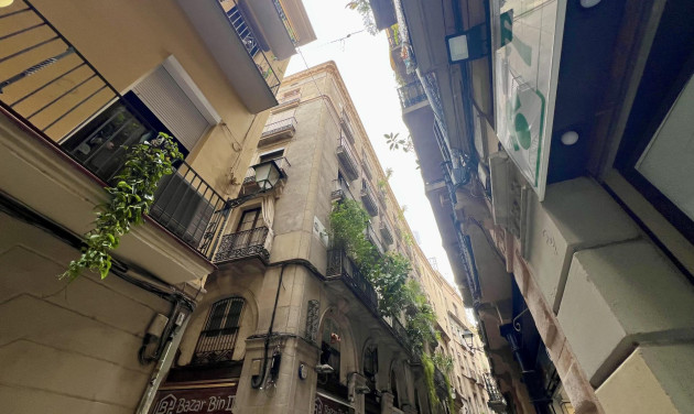 Reventa - Apartamento / piso - Barcelona - Ciutat Vella / Sant Pere