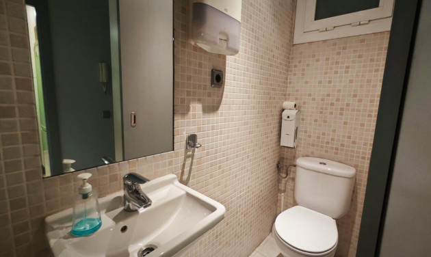 Herverkoop - Local comercial - Barcelona - Nou Barris / La Prosperitat