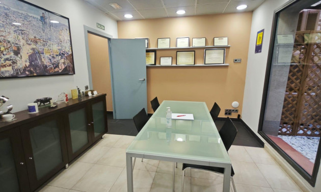 Herverkoop - Local comercial - Barcelona - Nou Barris / La Prosperitat