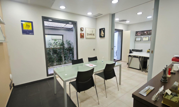 Herverkoop - Local comercial - Barcelona - Nou Barris / La Prosperitat