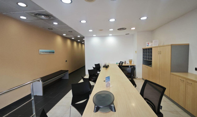 Herverkoop - Local comercial - Barcelona - Nou Barris / La Prosperitat