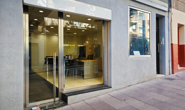 Herverkoop - Local comercial - Barcelona - Nou Barris / La Prosperitat