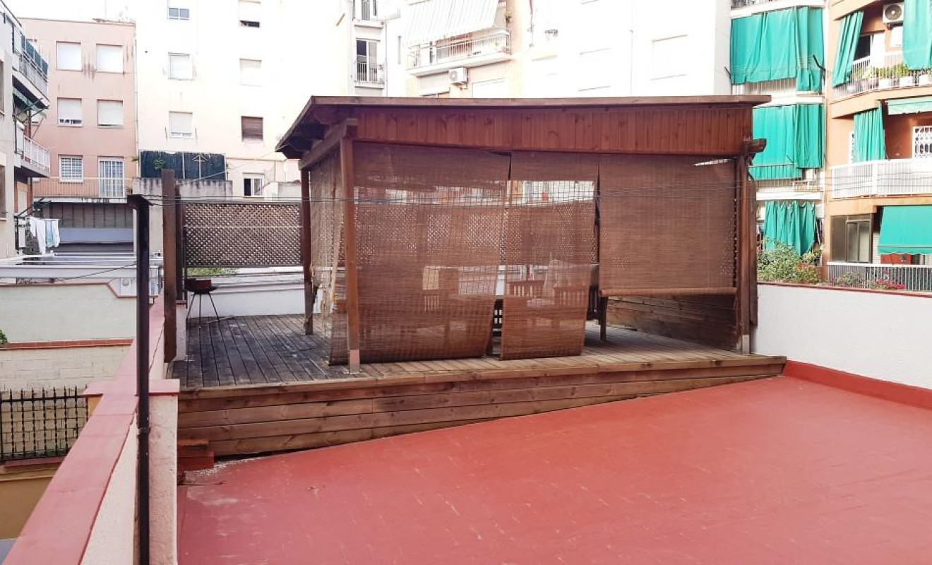 Resale - Bajos con jardin - Barcelona - Horta - Guinardó / El Guinardó