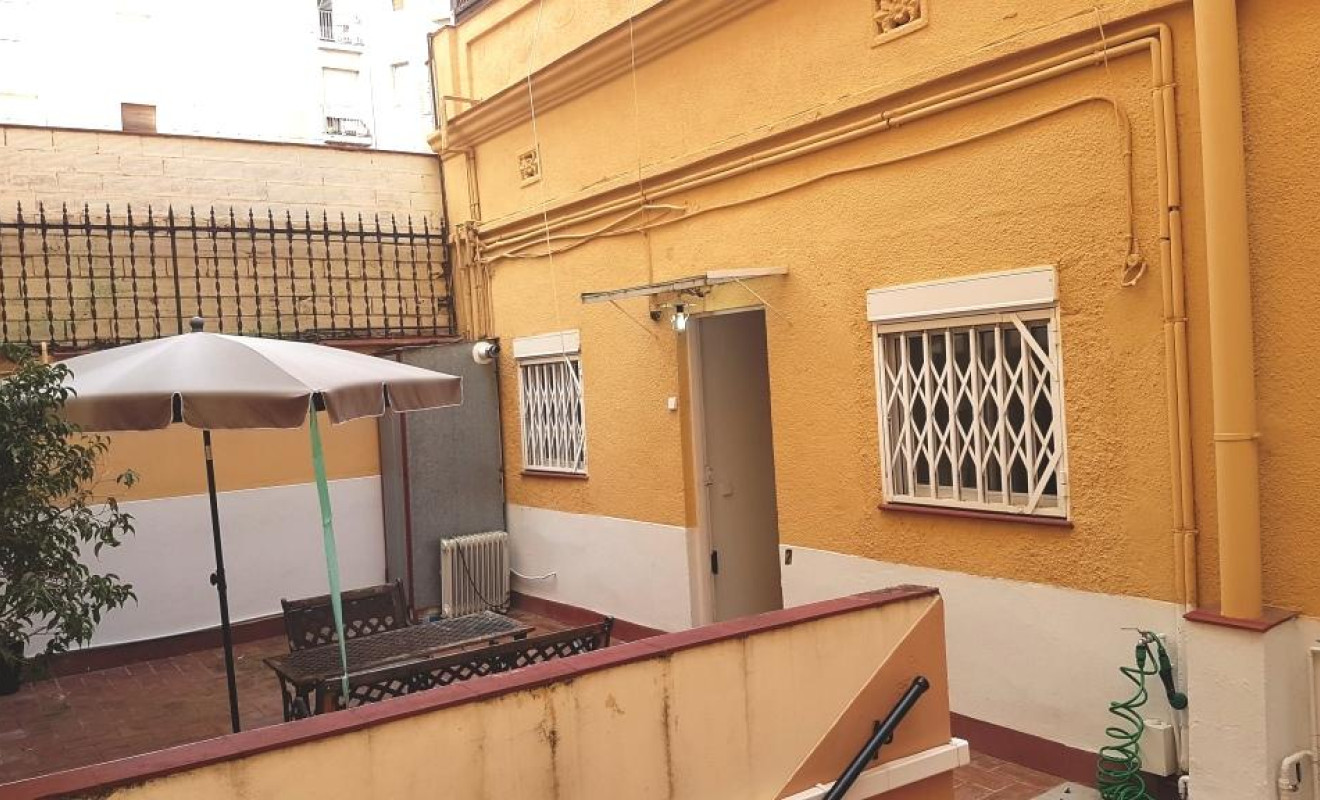 Resale - Bajos con jardin - Barcelona - Horta - Guinardó / El Guinardó
