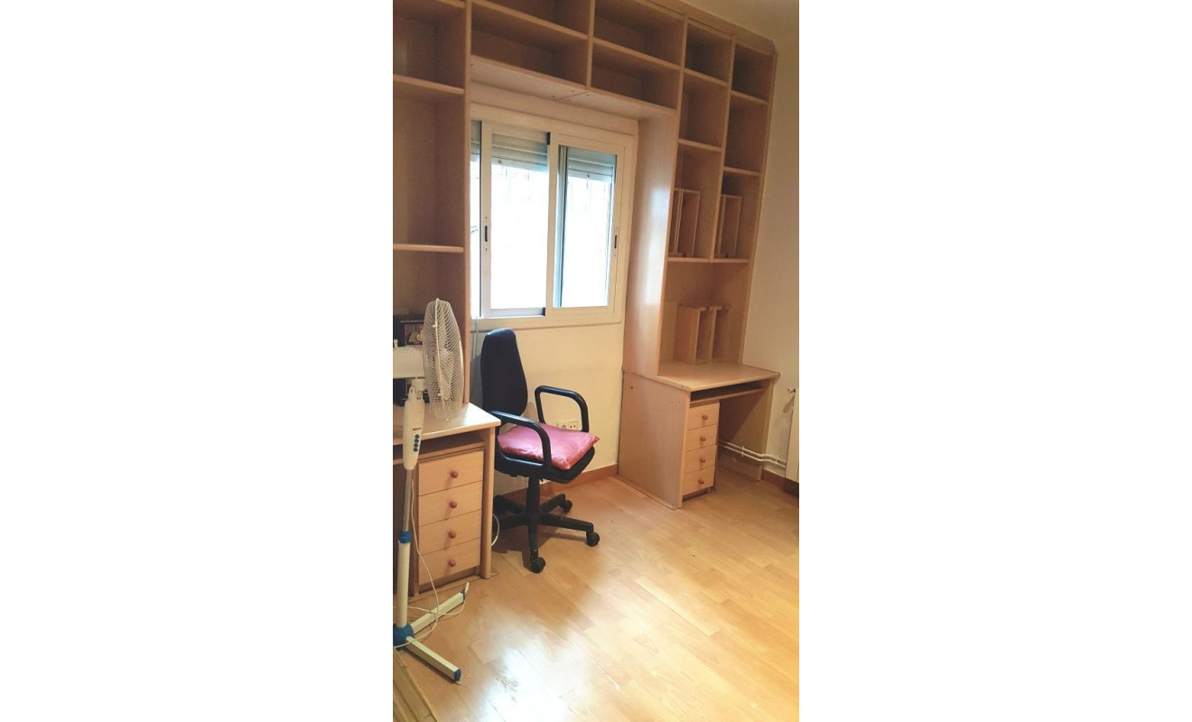 Resale - Bajos con jardin - Barcelona - Horta - Guinardó / El Guinardó
