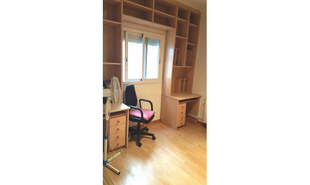 Resale - Bajos con jardin - Barcelona - Horta - Guinardó / El Guinardó