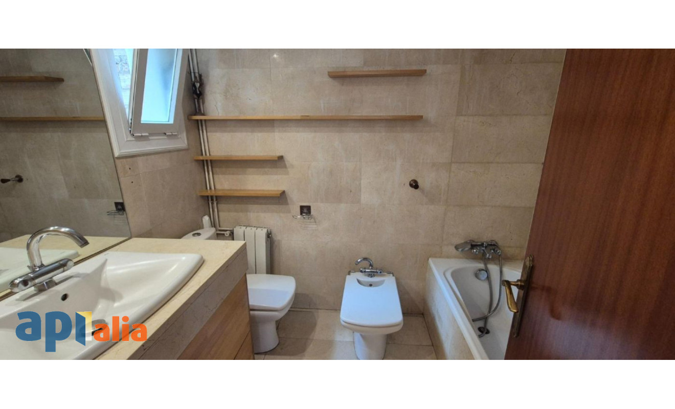 Reventa - Apartamento / piso - Barcelona - Les Corts / Les Corts
