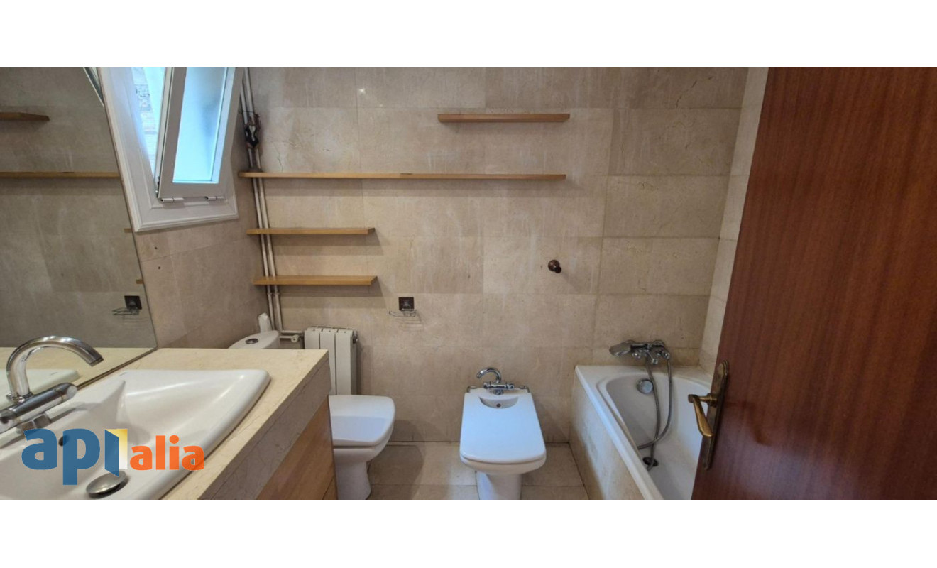 Reventa - Apartamento / piso - Barcelona - Les Corts / Les Corts