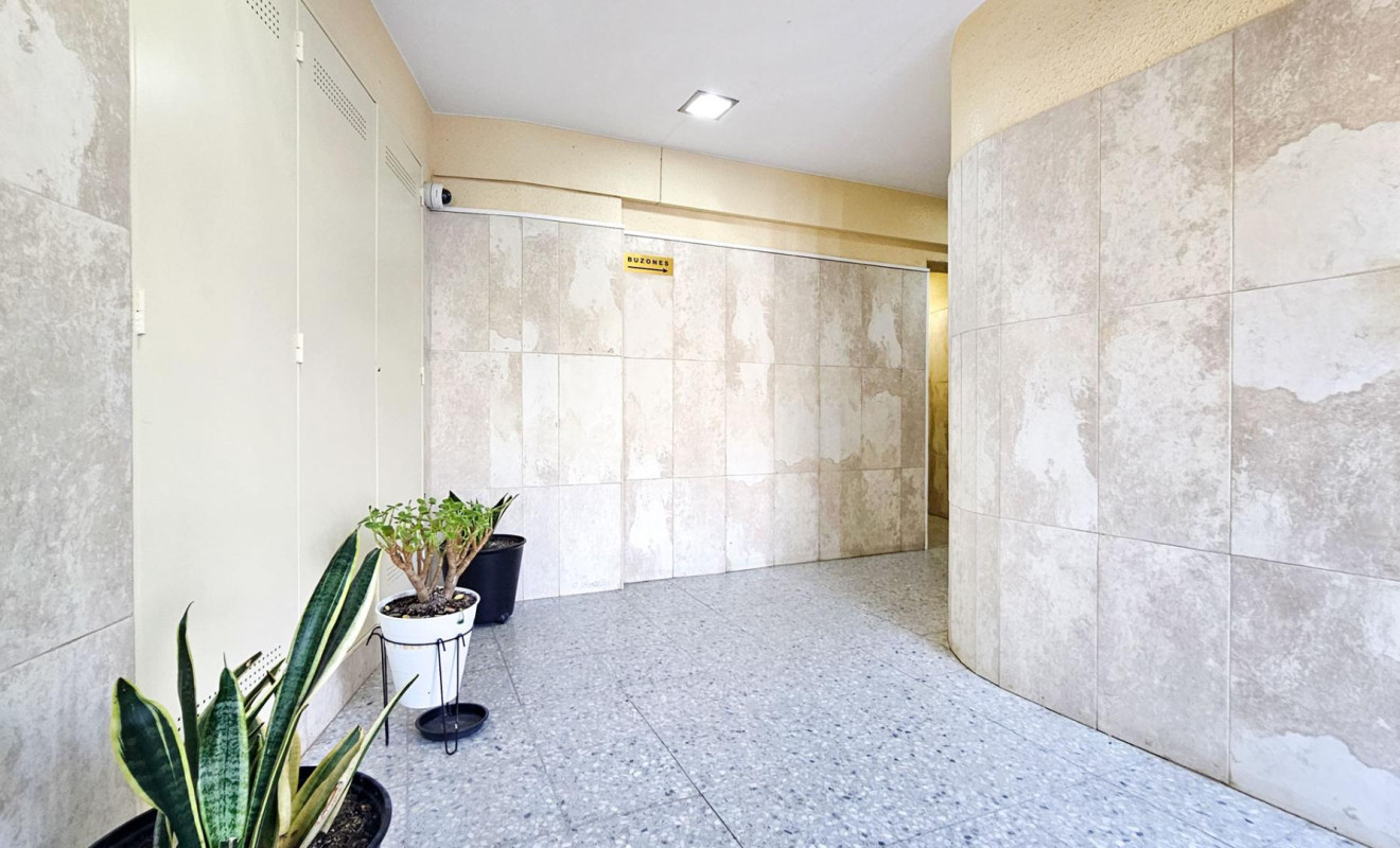Reventa - Apartamento / piso - Barcelona - Nou Barris / Can Peguera