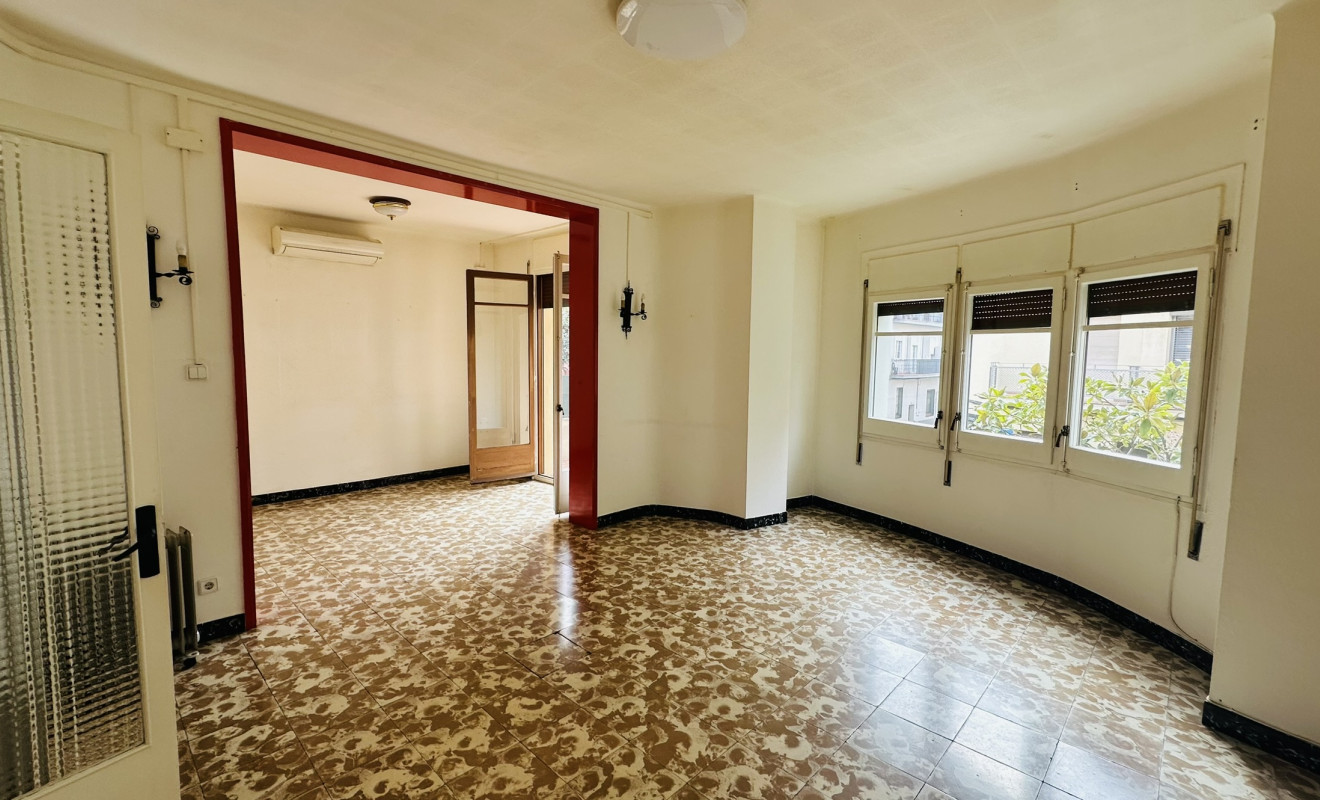 Reventa - Apartamento / piso - Cornellà de Llobregat - Gavarra