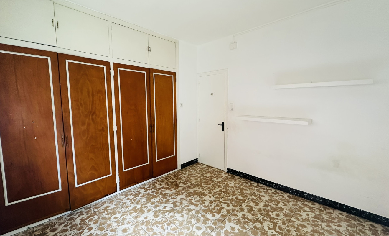 Reventa - Apartamento / piso - Cornellà de Llobregat - Gavarra