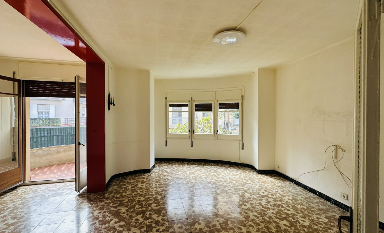 Reventa - Apartamento / piso - Cornellà de Llobregat - Gavarra