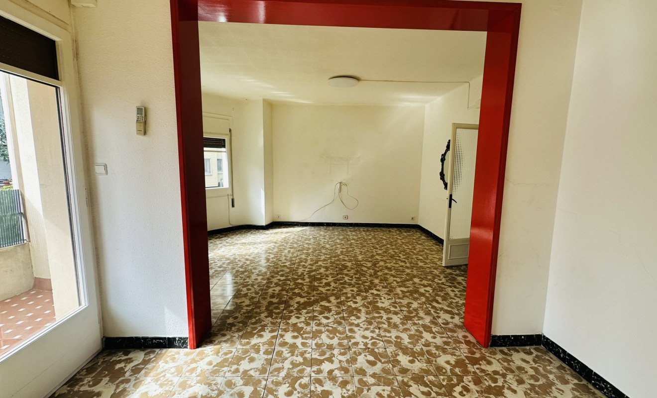 Reventa - Apartamento / piso - Cornellà de Llobregat - Gavarra
