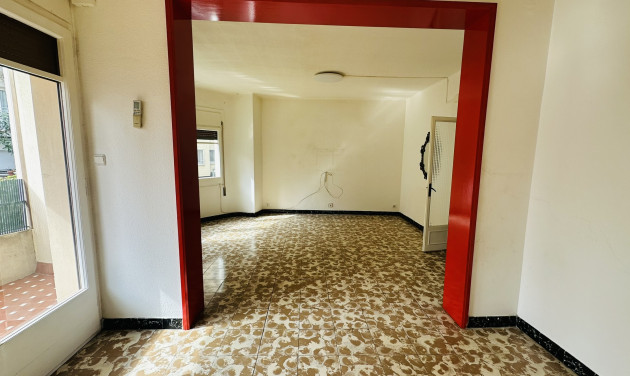 Reventa - Apartamento / piso - Cornellà de Llobregat - Gavarra