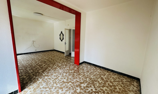 Reventa - Apartamento / piso - Cornellà de Llobregat - Gavarra