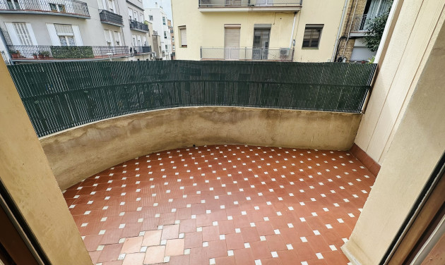Reventa - Apartamento / piso - Cornellà de Llobregat - Gavarra