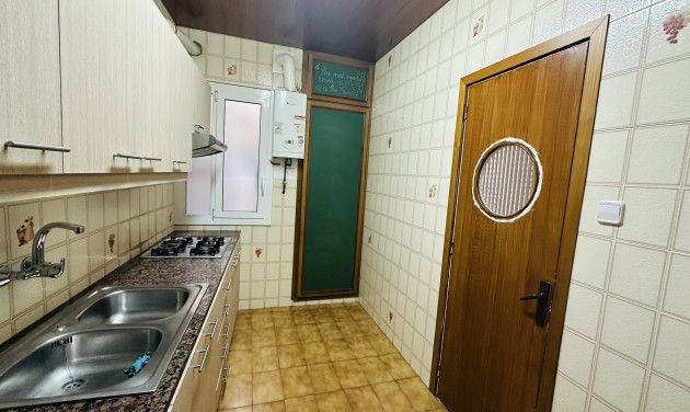 Reventa - Apartamento / piso - Cornellà de Llobregat - Gavarra