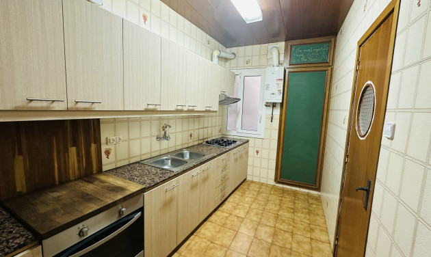 Reventa - Apartamento / piso - Cornellà de Llobregat - Gavarra