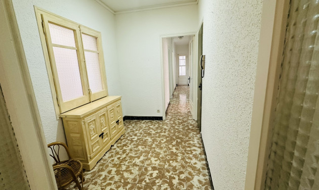 Reventa - Apartamento / piso - Cornellà de Llobregat - Gavarra