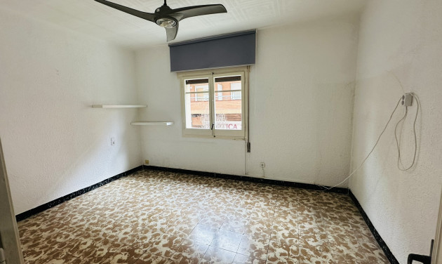 Reventa - Apartamento / piso - Cornellà de Llobregat - Gavarra