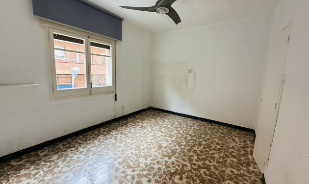 Reventa - Apartamento / piso - Cornellà de Llobregat - Gavarra