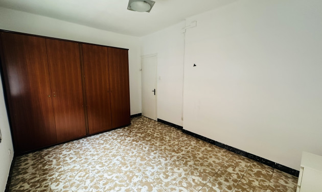 Reventa - Apartamento / piso - Cornellà de Llobregat - Gavarra