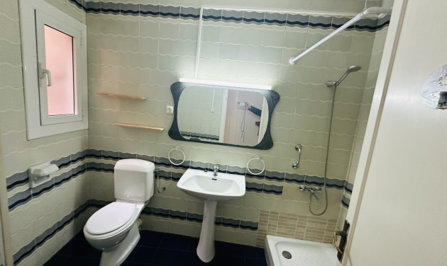Reventa - Apartamento / piso - Cornellà de Llobregat - Gavarra