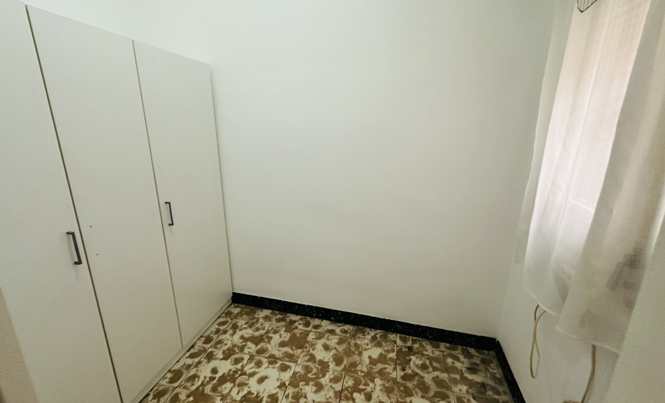Reventa - Apartamento / piso - Cornellà de Llobregat - Gavarra