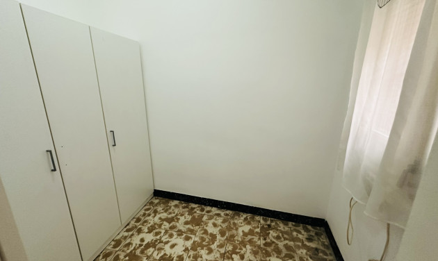 Reventa - Apartamento / piso - Cornellà de Llobregat - Gavarra