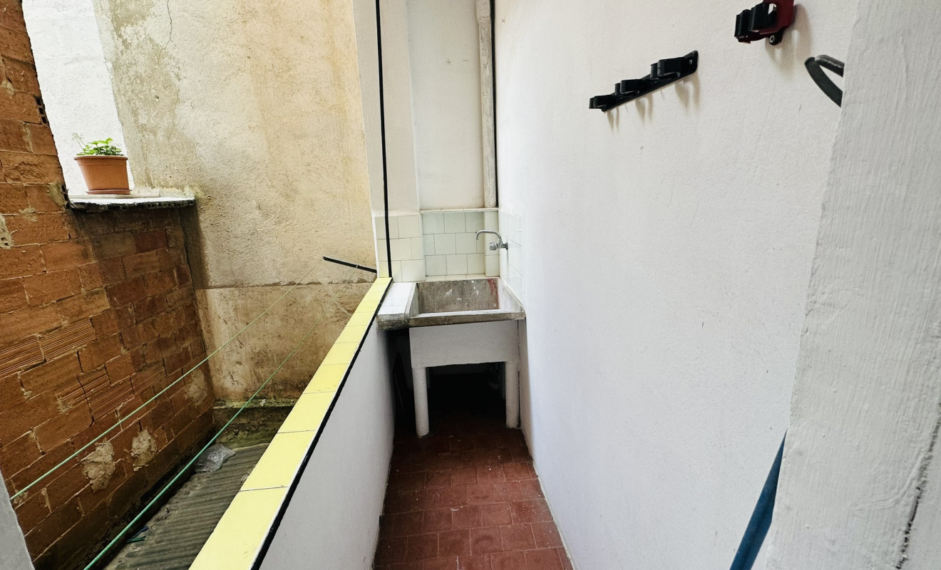Reventa - Apartamento / piso - Cornellà de Llobregat - Gavarra