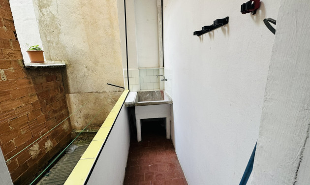 Reventa - Apartamento / piso - Cornellà de Llobregat - Gavarra