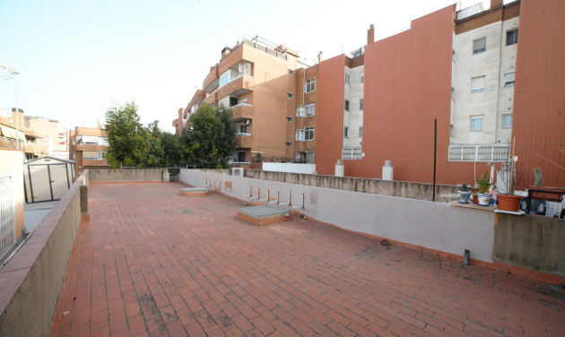 Herverkoop - Local comercial - Cornellà de Llobregat - Riera