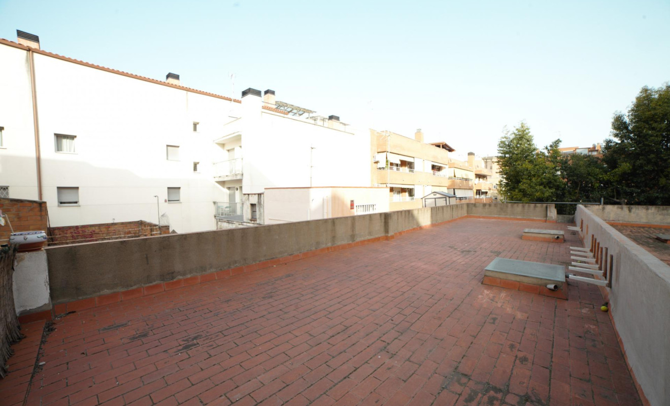 Herverkoop - Local comercial - Cornellà de Llobregat - Riera