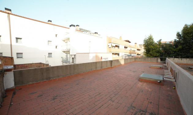 Herverkoop - Local comercial - Cornellà de Llobregat - Riera