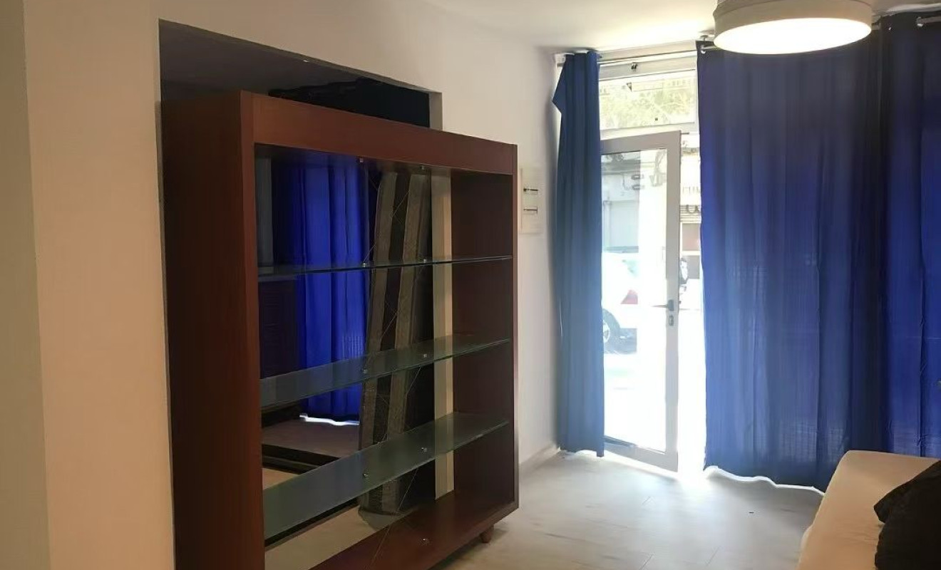 Herverkoop - Loft - Barcelona - Sant Martí / El Camp de l'Arpa