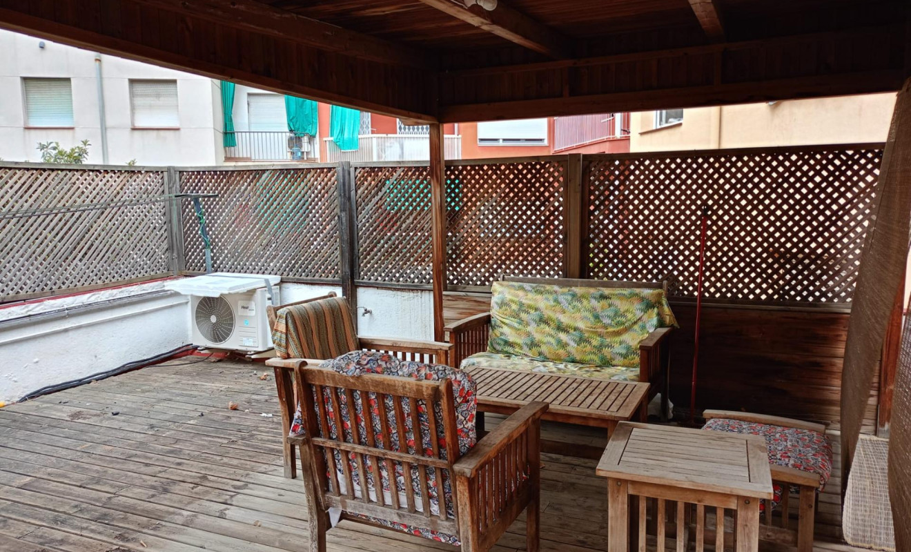 Reventa - Bajos con jardin - Barcelona - Horta - Guinardó / El Guinardó