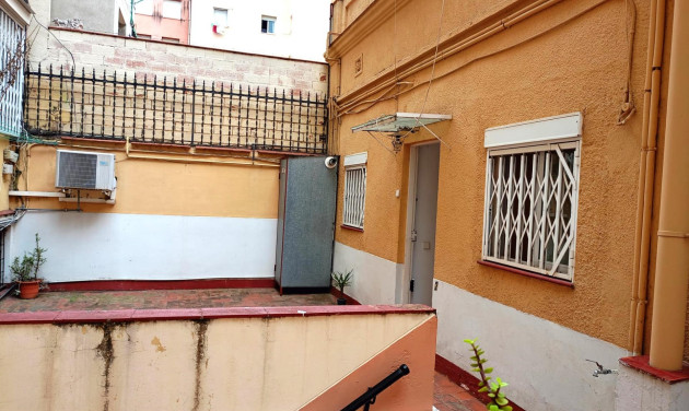 Reventa - Bajos con jardin - Barcelona - Horta - Guinardó / El Guinardó