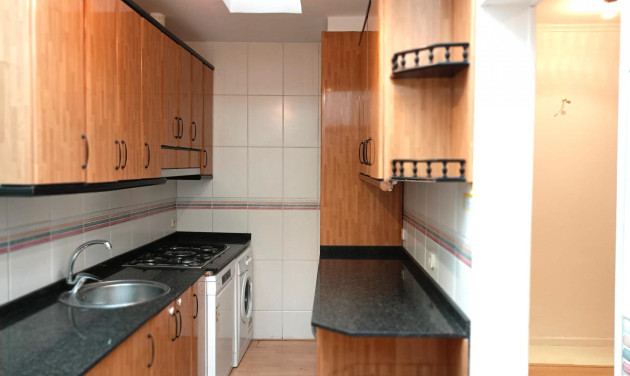 Reventa - Bajos con jardin - Barcelona - Horta - Guinardó / El Guinardó