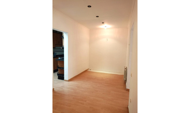 Reventa - Bajos con jardin - Barcelona - Horta - Guinardó / El Guinardó