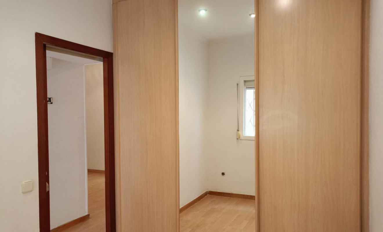 Reventa - Bajos con jardin - Barcelona - Horta - Guinardó / El Guinardó