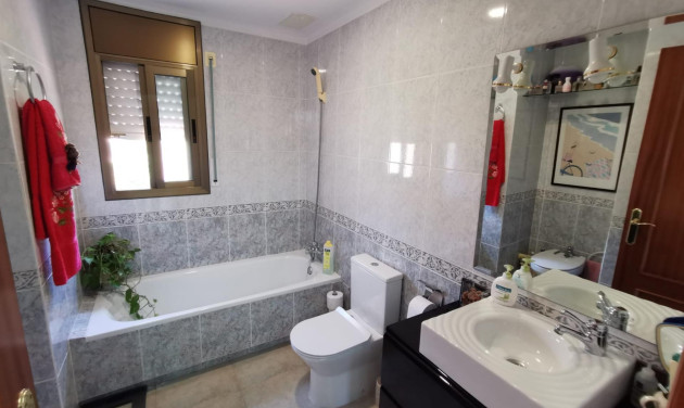 Reventa - Unifamiliar adosada - Creixell