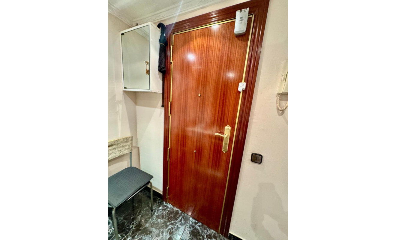 Reventa - Apartamento / piso - Santa Coloma de Gramenet - Santa Rosa